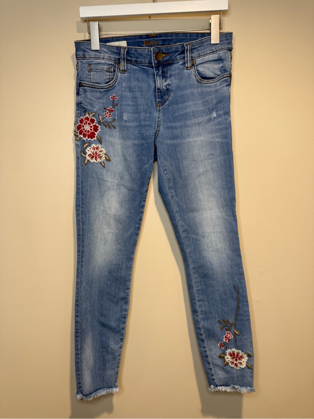 Kut From the Kloth Jean Connie Ankle Skinny embroidered flowers size 8